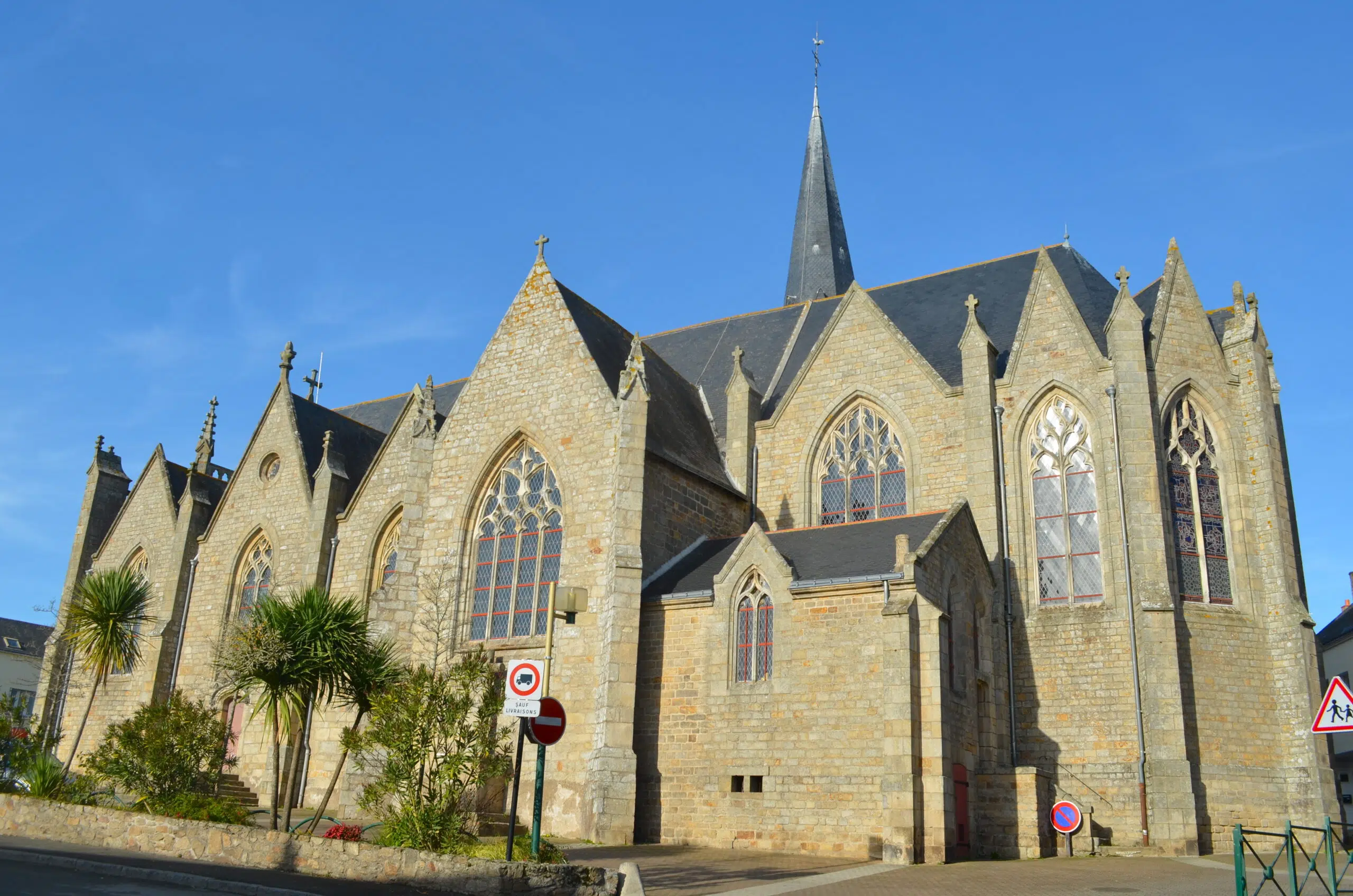 église saint- herblain emploi